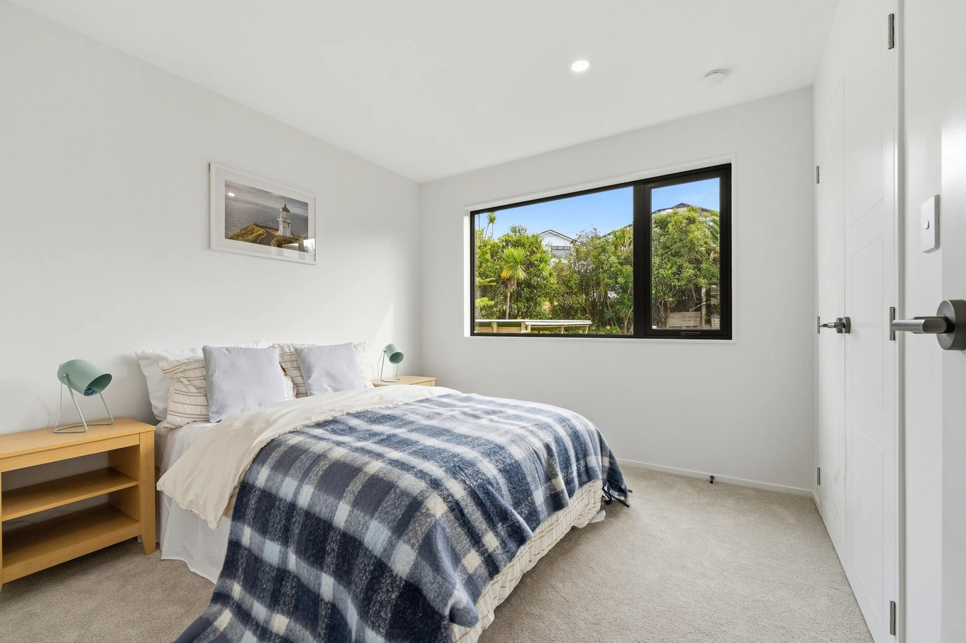 Rangitoto College zone, 143m2 Brandnew Standalone 4 beds 2.5 baths home with garage, close to schools, beaches, Browns Bay village, zoned for Rangitoto College, Murrays Bay Intermediate, Northcross Intermediate, and St John’s School. 2/30 Kiteroa Terrace Rothesay Bay, Auckland