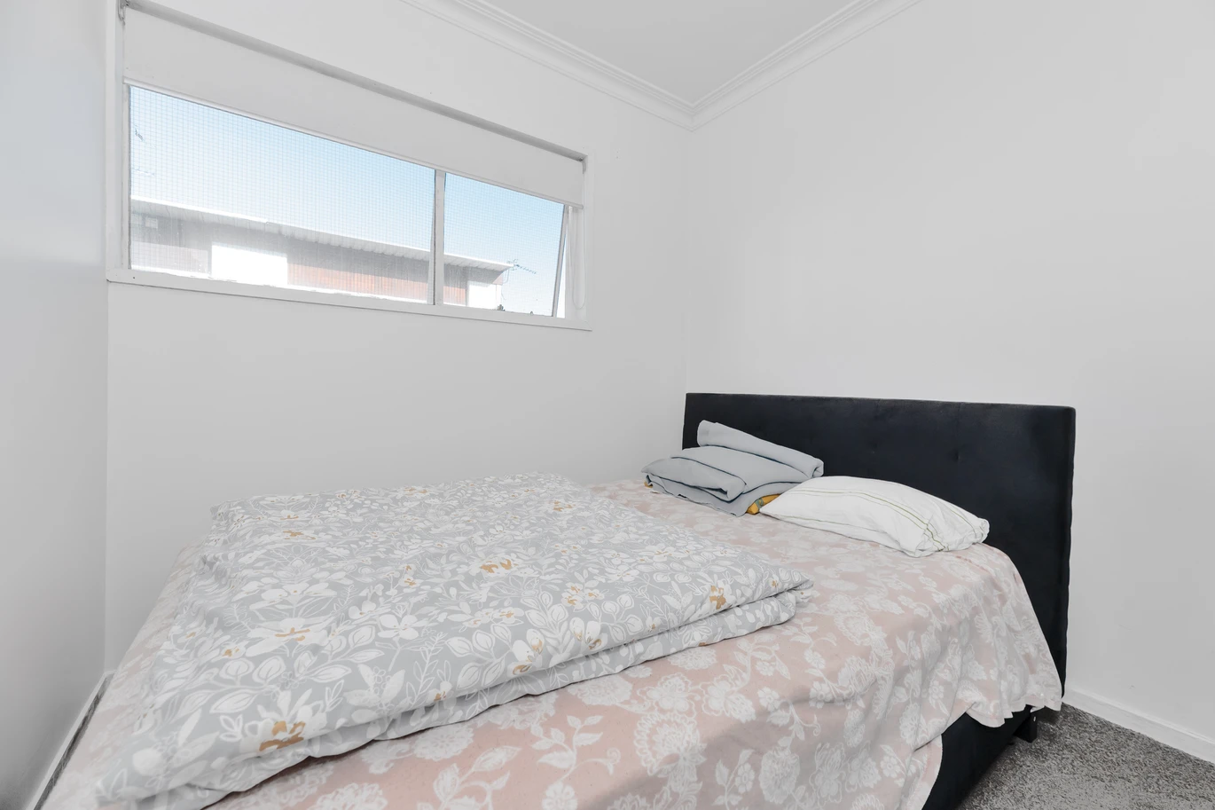 Motivated vendor wants it go, Double Grammar school zone, 2 beds 1 bath apartment, with a secure lock-up garage plus additional storage downstairs. close to shops, supermarket, schools, zoned for Auckland Grammar and Epsom Girls Grammar school, 38B Horoeka Avenue Mount Eden, Auckland