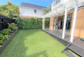 Freehold 3 beds 1 bath townhouse with car park and a large garden shed on 258m2 section, close to local parks, the Remuera Golf Course, Meadowbank Shopping Centre, 112B Norman Lesser Drive St Johns, Auckland