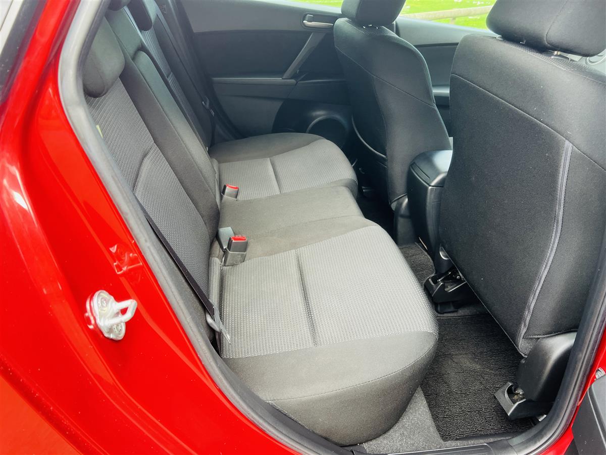 2013 Mazda Axela NEW STEREO APPLE CAR PLAY Hatchback Automatic, 5 seats, Petrol, 1,500 cc, 56,707 km