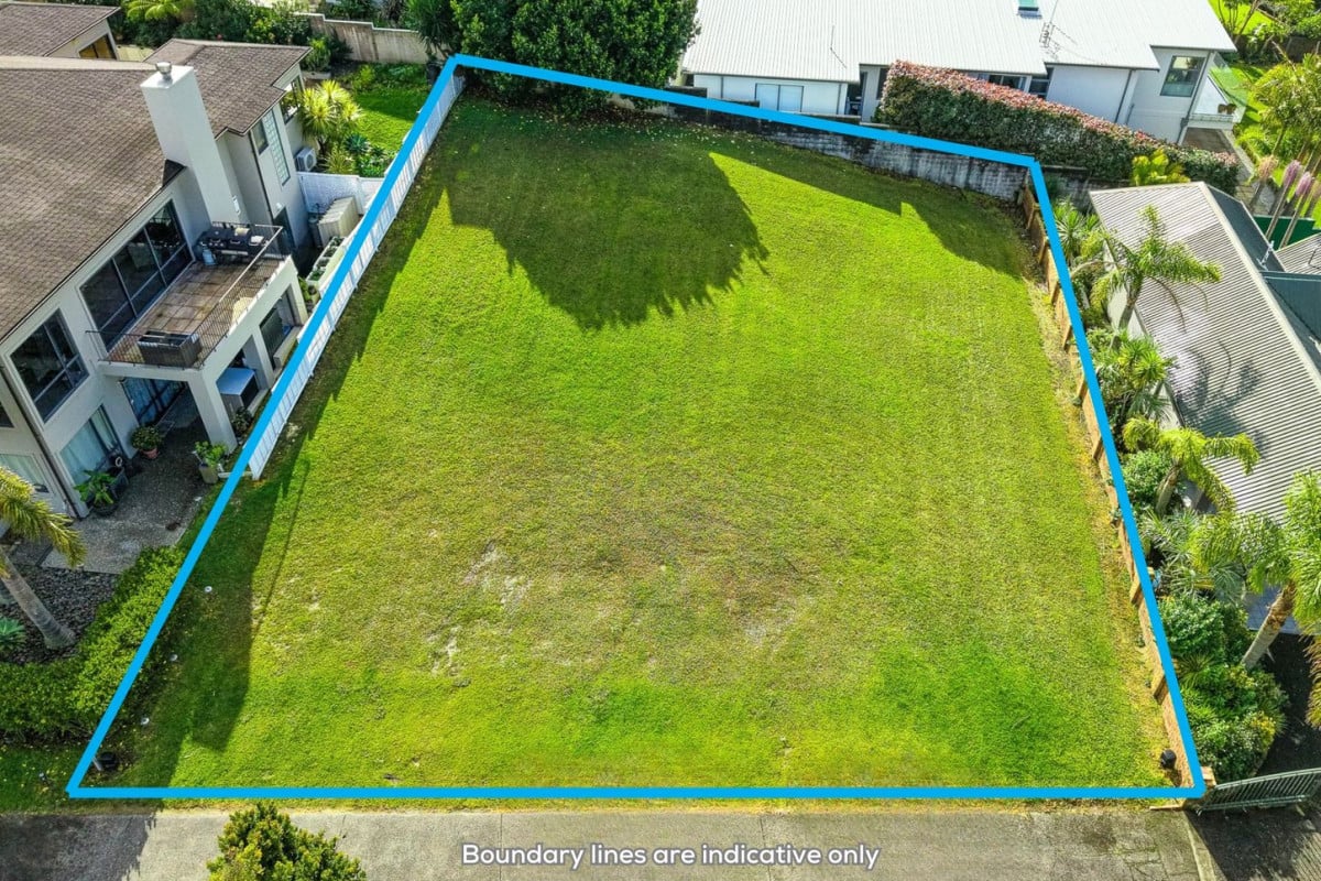 673m2 section, Close to schools, shopping, parks, marinas, easy motorway access, 37 Reflection Drive, West Harbour, Auckland