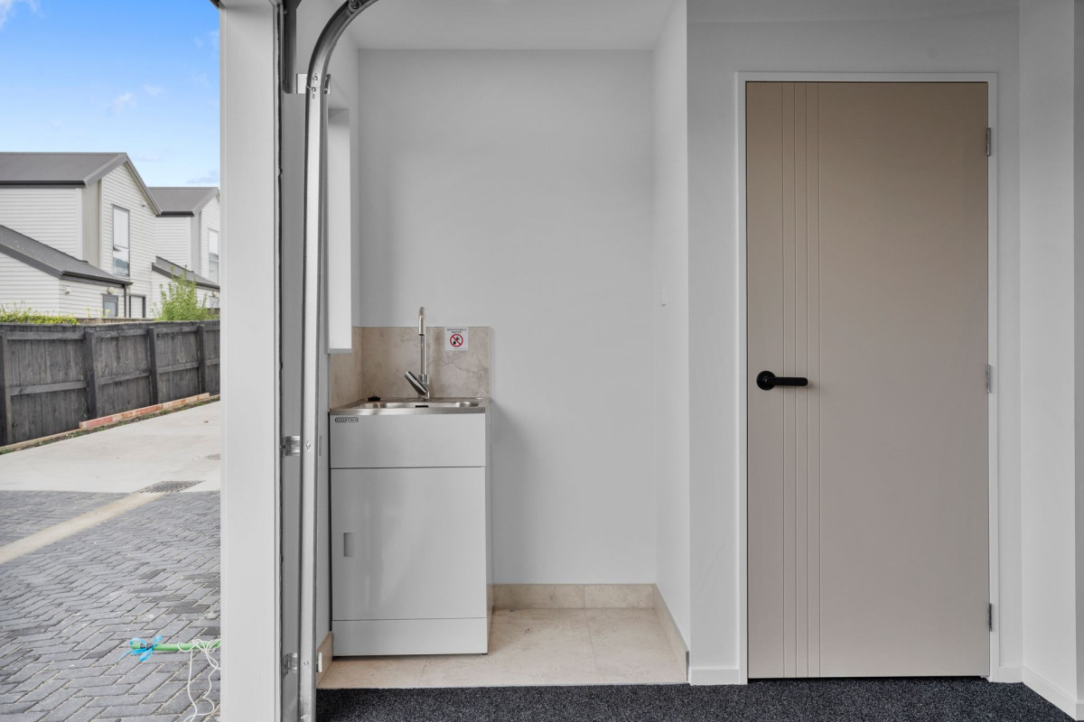 Brandnew Freehold 3 beds (3 ensuites) 3.5 baths home with garage, close to schools, town centre, parks, Lot 5-8/29 Torrington Crescent Glen Innes, Auckland