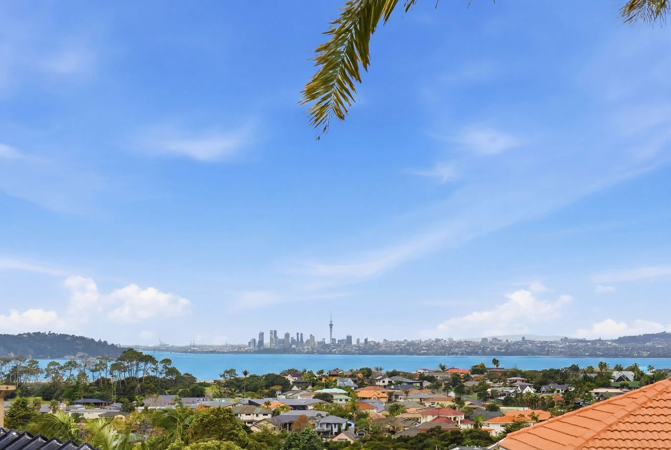Built with a modern cavity system, 247m2 4 beds 2.5 baths house with double garage and a basement wine cellar, zoned for Marina View School, Hobsonville School, Hobsonville Point Secondary School, St Paul’s School, 157C Hobsonville Road West Harbour, Auckland