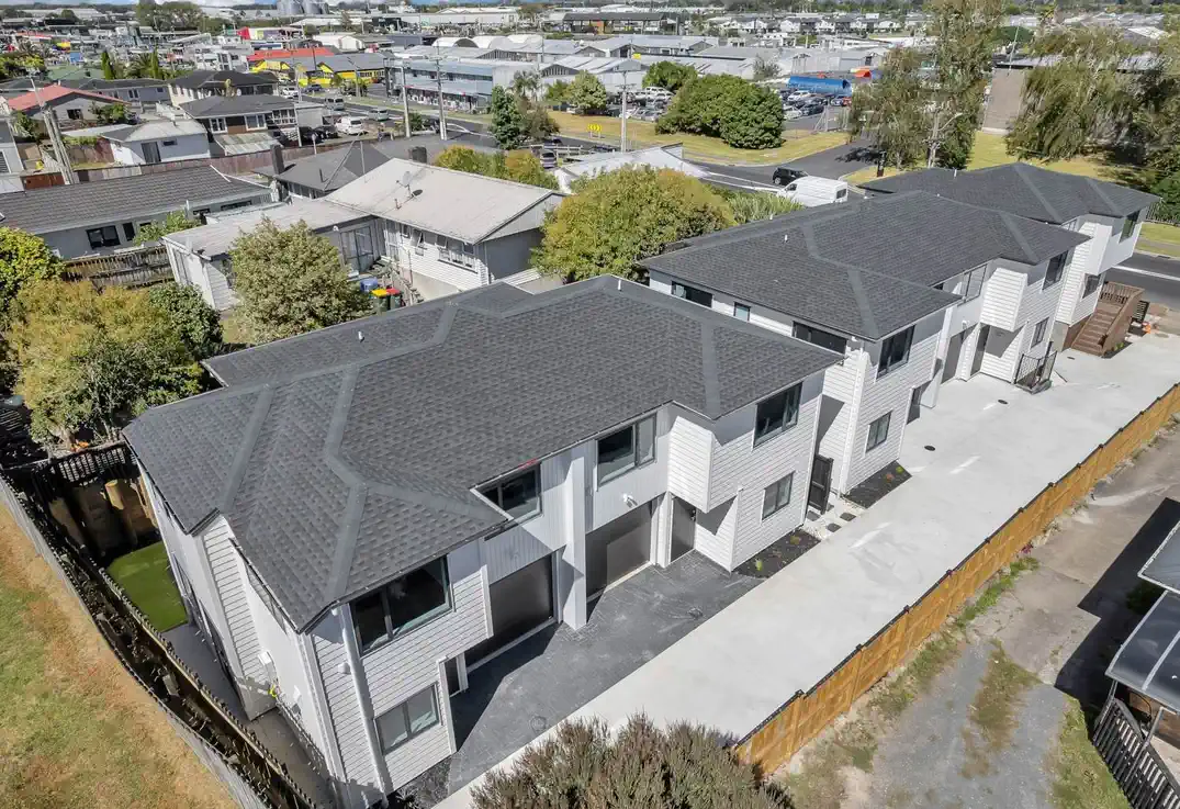 For rent, 3 beds 2.5 baths townhouse with garage, Available from 1st July, 27A Mahia Road, Manurewa, Auckland