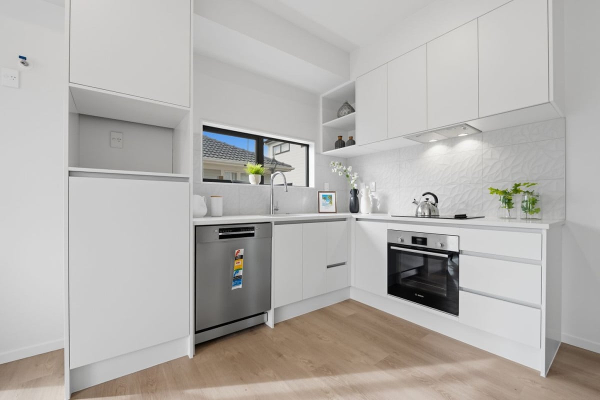 Brandnew Standalone 3 beds 2.5 baths home with car park, close to seaside park, shops, schools, easy motorway access, Lot 1/63 Gloria Avenue, Te Atatu Peninsula, Auckland