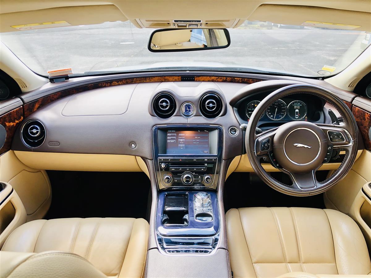 2010 Jaguar XJ V8 Premium Luxury Edition Sedan Automatic, 5 seats, 1 owner, Petrol, 4,999 cc, 56,000 km