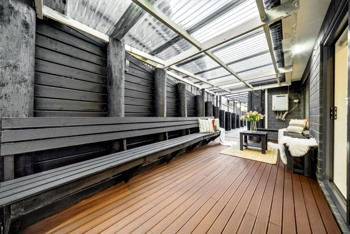 534m2 section, 253m2 5 beds (2 ensuites) 4 baths house with double garage, close to quality schools, parks, local shops, 14 San Casello Rise, Henderson, Auckland