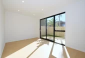For rent, 4 beds 3 baths house with garage, Available from 1st July, 31C Culver Tce, Howick, Auckland