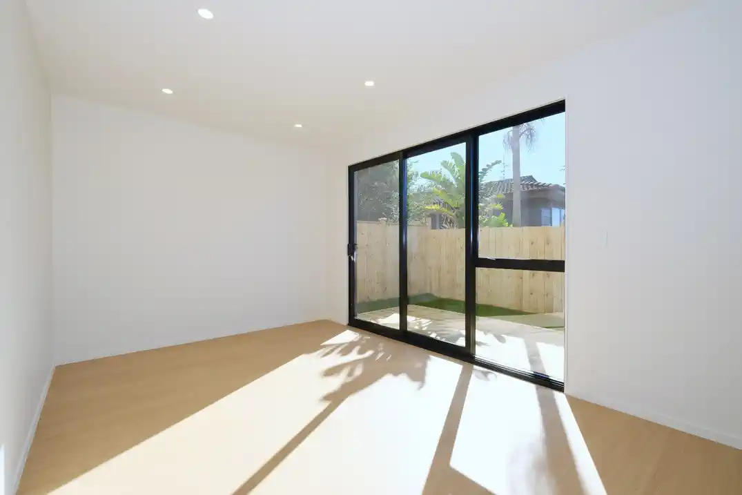 For rent, 4 beds 3 baths house with garage, Available from 1st July, 31C Culver Tce, Howick, Auckland