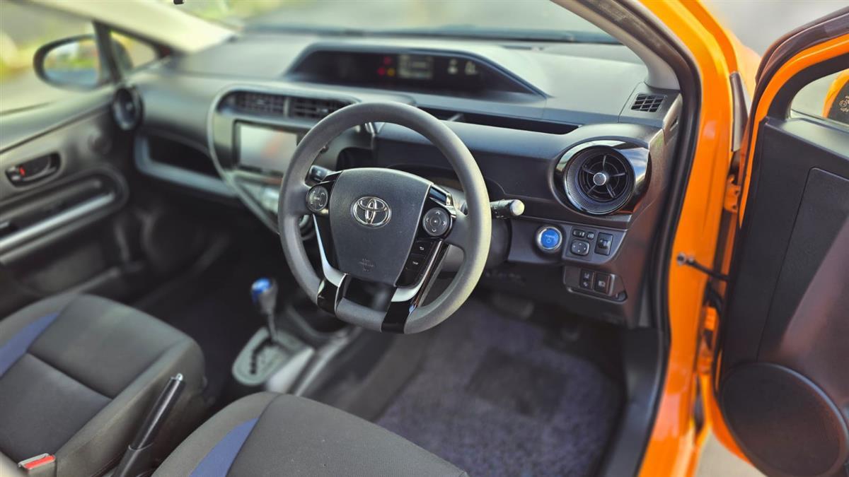 2018 Toyota Aqua *Push Start*Reverse Camera*Nice Mags*3rd Gen* Hatchback Automatic, 5 seats, Hybrid, 1,496 cc, 105,584 km