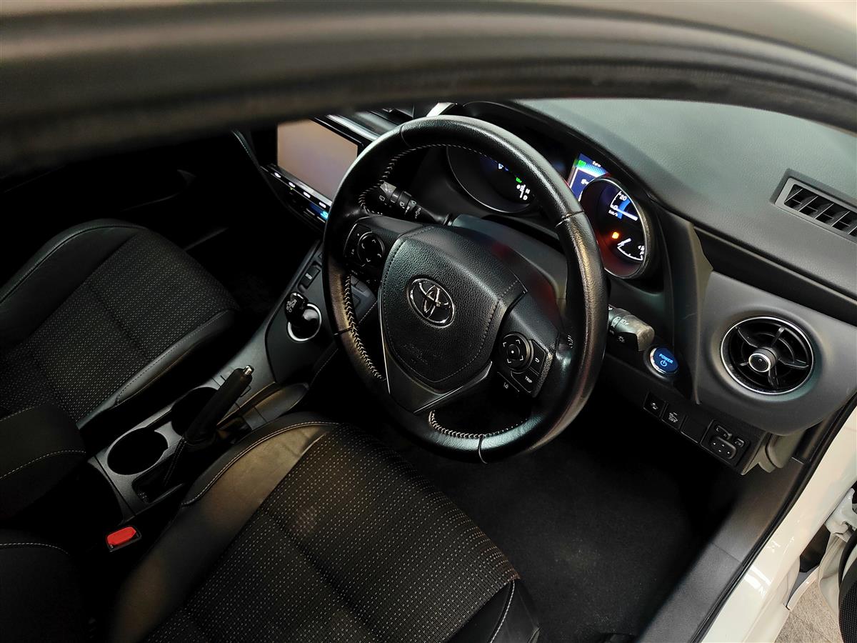 2016 Toyota Corolla AURIS/HYBRID/GRADE 4.5 Hatchback Automatic, 5 seats, New Import, Hybrid, 1,800 cc, 45,396 km
