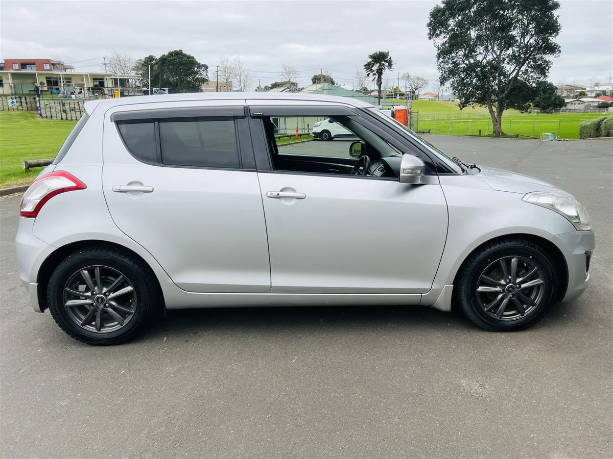 2014 Suzuki Swift REVERSE CAMERA Hatchback Automatic, 5 seats, Silver, Petrol, 1,200 cc, 39,689 km