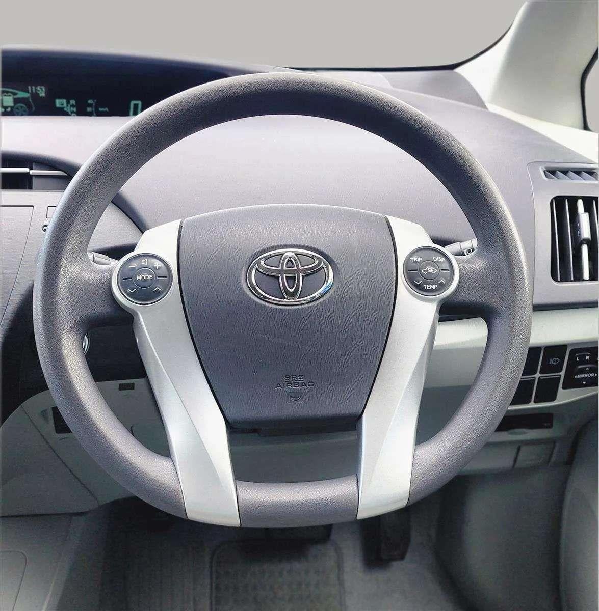 2010 Toyota Prius HYBRID Hatchback Automatic, 5 seats, Silver, Hybrid, Petrol, 1,797 cc, 105,295 km