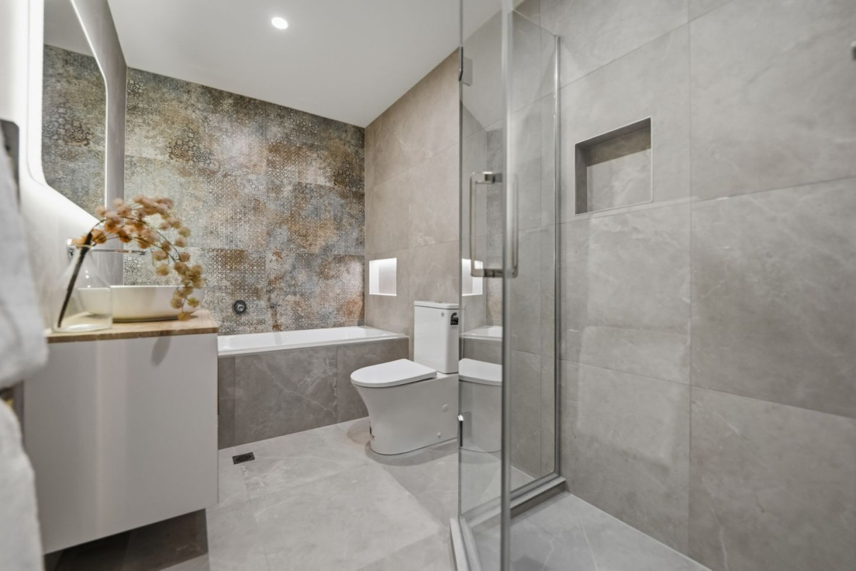 172m2 Brandnew 4 beds 3.5 baths home with garage, a fully self-contained ground-floor bedroom with private ensuite,, close to schools, local shops, parks, Lot 6/8 Epping Street, Glen Innes, Auckland
