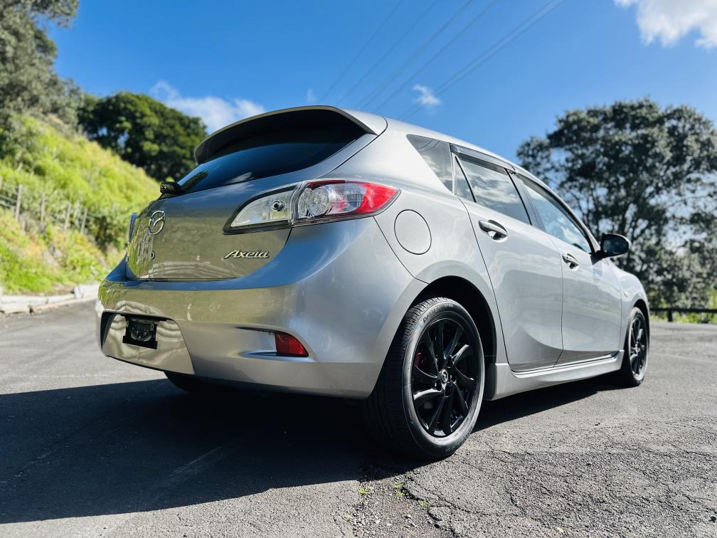 2012 Mazda Axela SPORTS !! STUNNING ALLOYS !! Hatchback Tiptronic, 5 seats, Silver, New Import, Petrol, 1,500 cc, 66,333 km