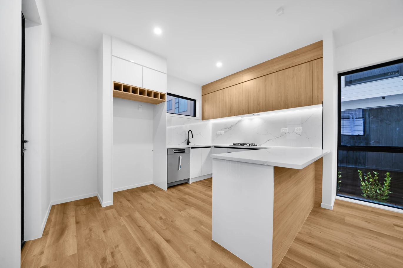 10-Years Stamford Warranty Insurance, Brandnew standalone 3 beds 2.5 baths home with car park, freehold, no body corp or society fee, close to motorway access, local shops, Lot 1/5 Richard Road Mangere, Auckland