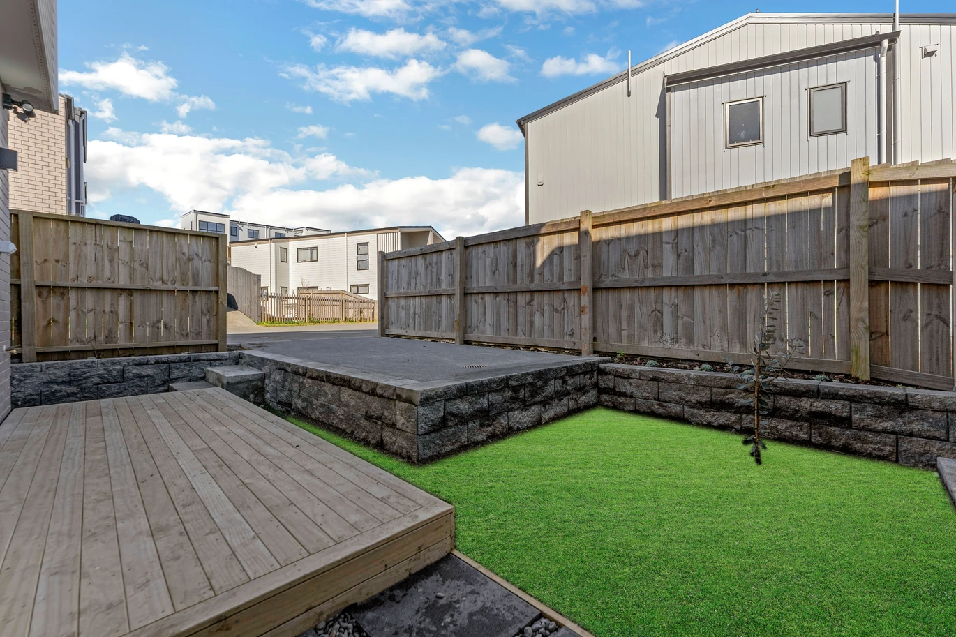 Brandnew 3 beds 2.5 bath duplex home with car park, easy access to Papakura town centre, 44B Crestview Rise Papakura, Auckland