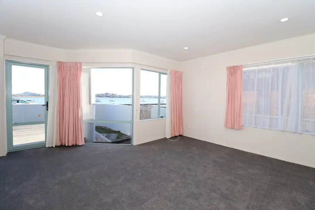 For rent, Positioned right opposite the beach, Macleans College and BBI school zone, no smoking, Pet negotiable, 4 beds 2.5 baths house with double garage, Available from 13th July, 26A The Parade, Bucklands Beach,, Auckland