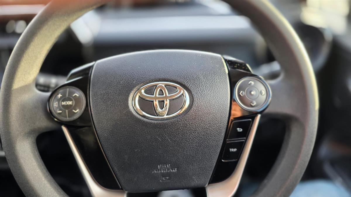 2018 Toyota Aqua *Push Start*Reverse Camera*Nice Mags*3rd Gen* Hatchback Automatic, 5 seats, Hybrid, 1,496 cc, 105,584 km