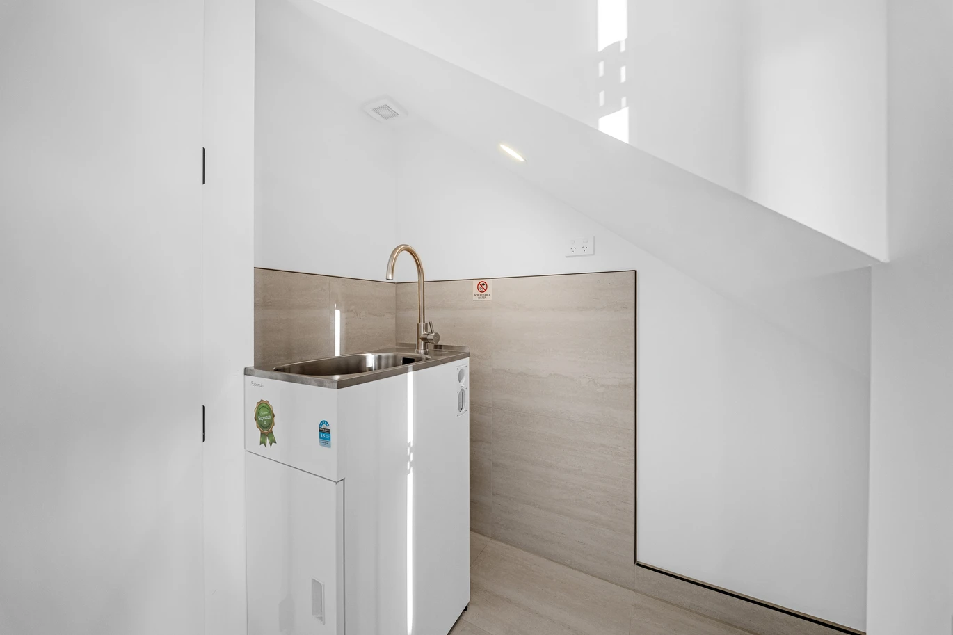 Brandnew freehold 3 beds 1.5 bath townhouse with car park, move-in ready, close to schools, Ormiston shopping centre, Lot 33/239 Flat Bush School Road Flat Bush, Auckland