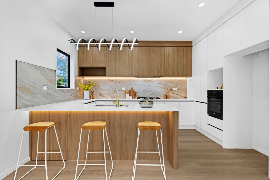 160m2 Standalone 4 beds (2 ensuites) 3 baths houe with double garage, easy access to local schools, parks, shops, and motorway connections, 10 Furlough Road, Opaheke, Auckland