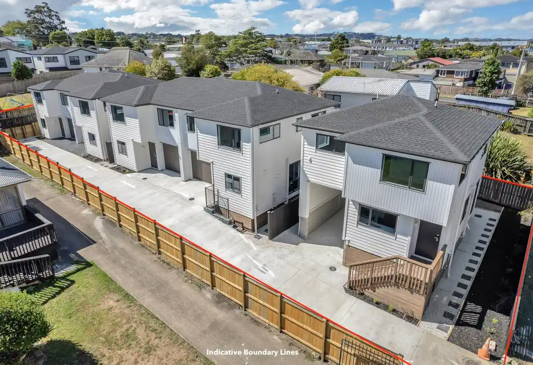 For rent, 3 beds 2.5 baths townhouse with garage, Available from 1st July, 27A Mahia Road, Manurewa, Auckland