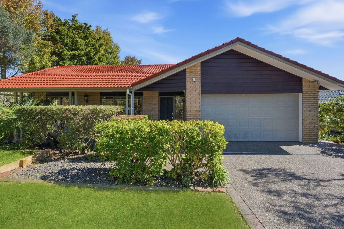 766m2 section, Brick and tile 210m2 Renovated 5 beds 3 baths house with double garage, Walking distance to prestigious private schools Pinehurst School and Kristin School, Close to Massey University, Easy access to Albany shopping centre, motorway links, and local amenities, 2 Northwood Avenue, Albany, Auckland