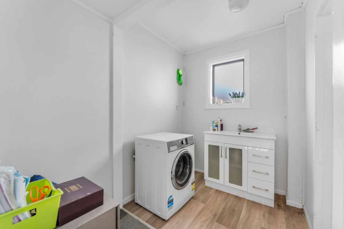 Deceased Estate, 875m2 section, 3 beds 1 bath house, A short walk to Jean Batten School; handy to Sir Douglas Bader Intermediate and Aorere College, Close to Māngere Town Centre, supermarkets, and local parks, motorway access, 18 Prangley Avenue, Mangere, Auckland