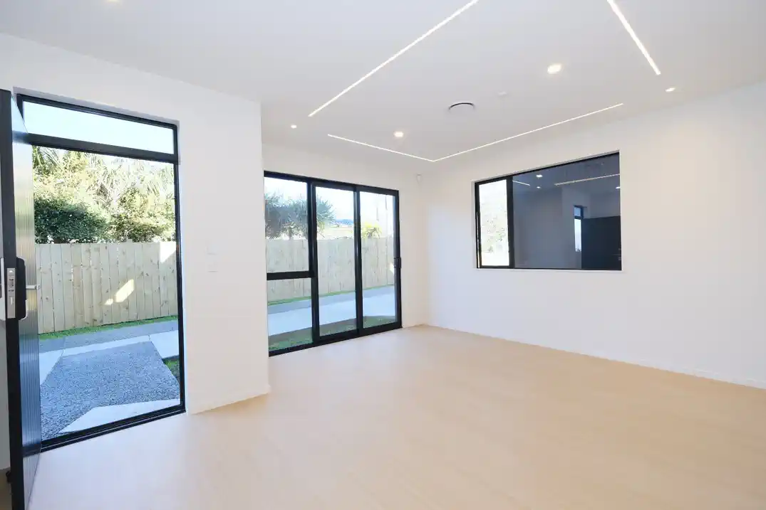 For rent, 4 beds 3 baths house with garage, Available from 1st July, 31B Culver Tce, Howick, Auckland