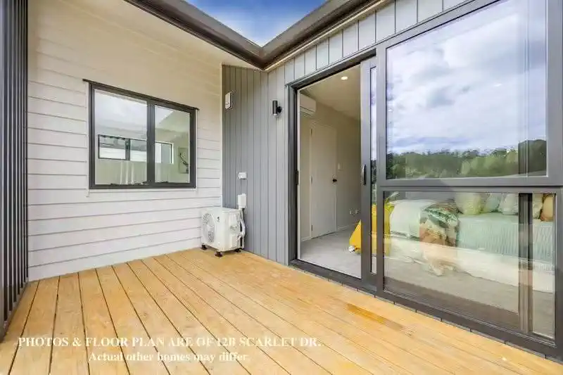 Brandnew freehold 3 beds 2.5 bath Duplex home with garage, Move-in ready, close to schools, parks, shops, 0.5 km to Birdwood School, 1.6 km to Waitakere College, 1.8 km to Massey High School, 12A Scarlet Drive, Ranui, Auckland