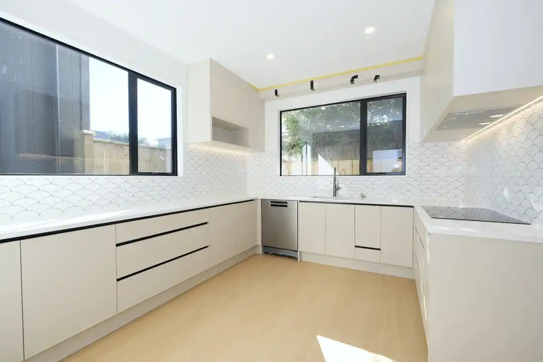 For rent, 4 beds 3 baths house with garage, Available from 1st July, 31B Culver Tce, Howick, Auckland