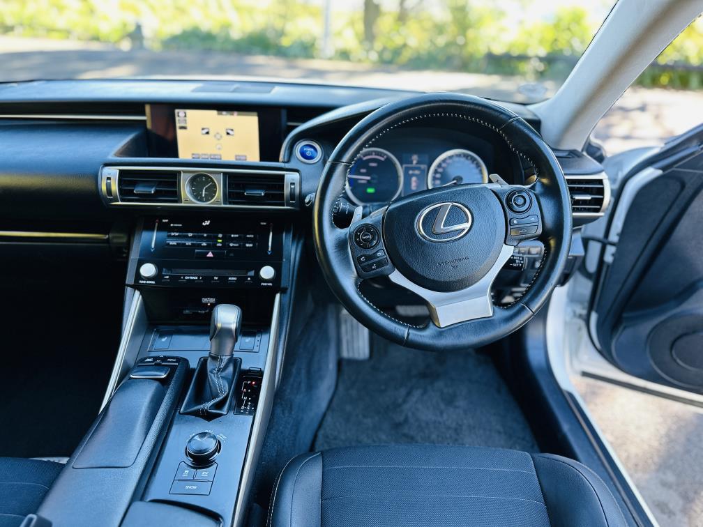 2013 Lexus IS 300h HYBRID !! L SPORT PACKAGE !! TOP SPEC !! Sedan Automatic, 5 seats, Hybrid, New Import, 2,500 cc, 85,600 km