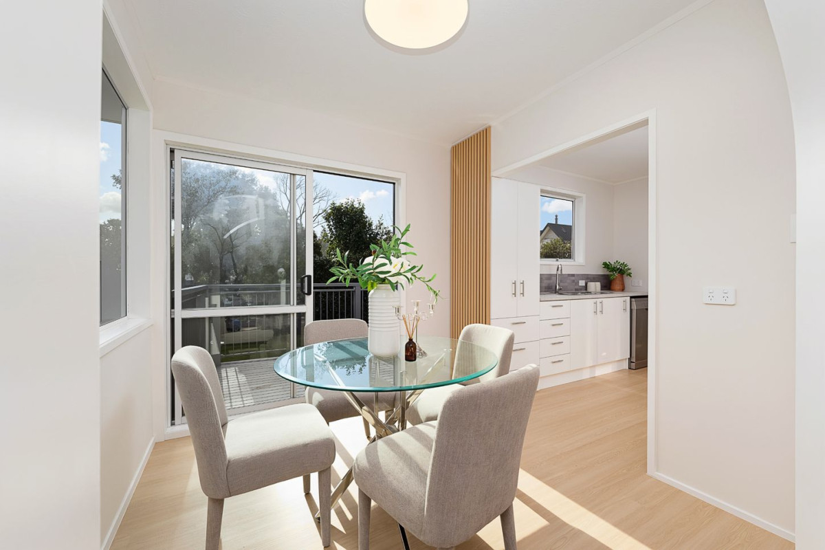 Motivated Vendor with Retirement Plans, 615m2 section, Renovated 3 beds + Flexi room 1 bath house with standalone double garage, close to schools, Lincoln Road’s shops, supermarkets, motorway access, 85 Riverpark Crescent, Henderson, Auckland