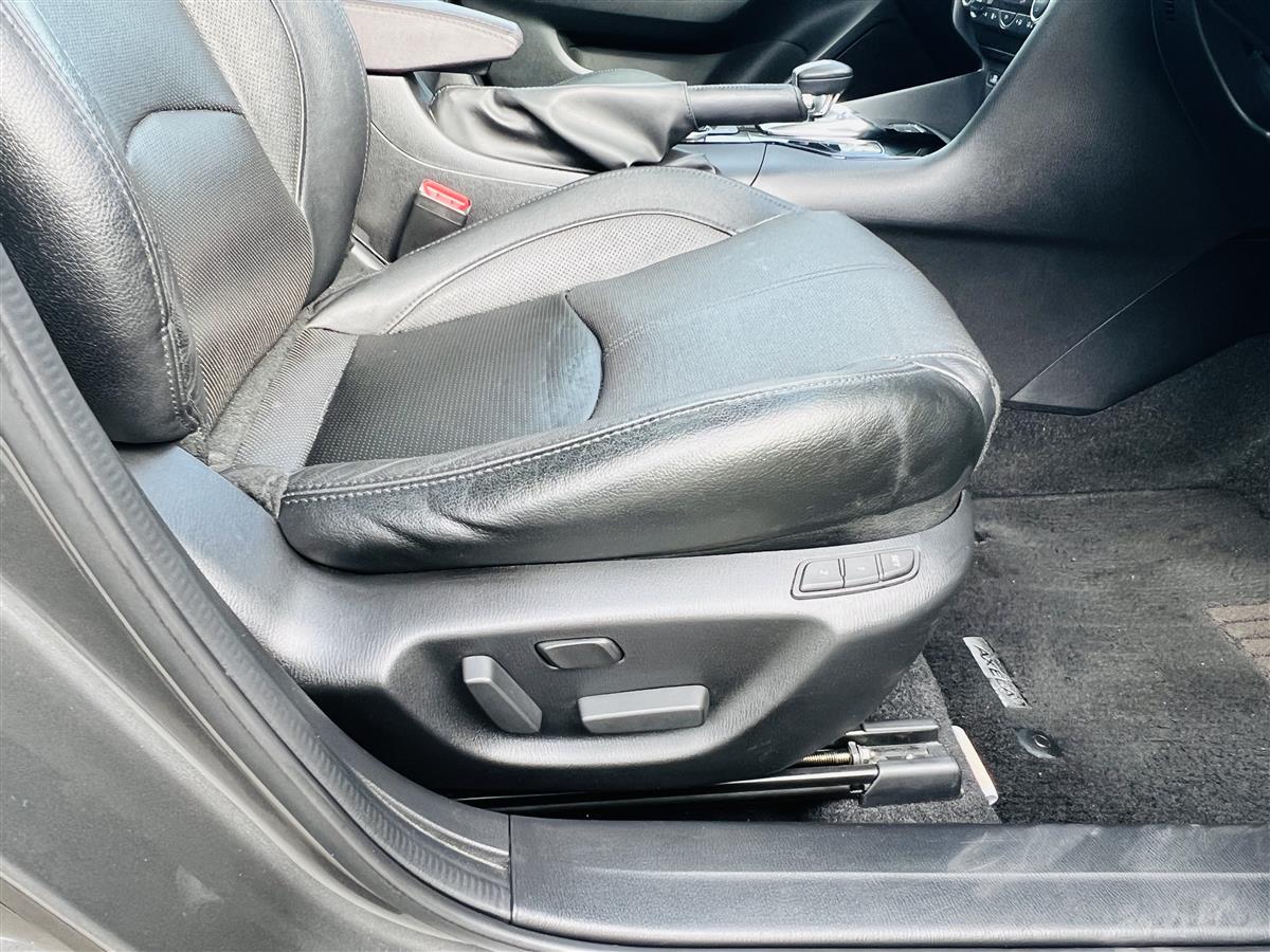 2016 Mazda Axela SUNROOF HIGH SPEC LEATHER SEATS HUD Sedan Automatic,5 seats, Grey, Petrol, 2,000 cc, 69,715 km
