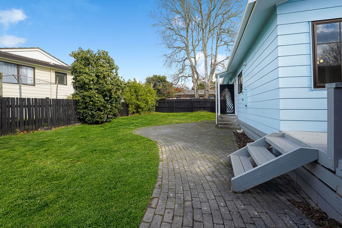 Once in 15 years, 484m2 section, Renovated 3 beds 1 bath house with double garage, easy access to local schools, shops, parks, 13 Hamblyn Place, Ranui, Auckland