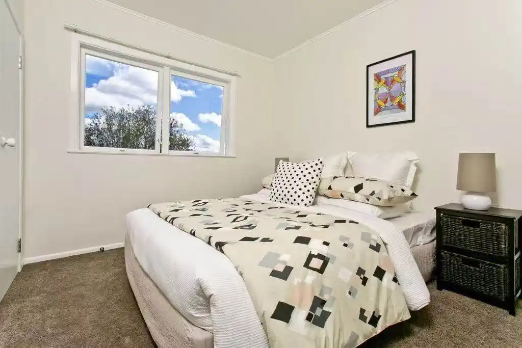 Double Westlake school zone, 675m2 section with RC & EPA APPROVED | BC SUBMITTED, 4 beds 2 baths house with garage, Upstairs: 3 generous bedrooms + 1 bathroom, Ground floor: 1 large bedroom + 1 bathroom, currently rented for $900/week, 0.2 km to Forrest Hill School, 0.5 km to Westlake Boys’ High School, 1.1 km to Westlake Girls’ High School, 24 Arrow Road, Forrest Hill,Auckland