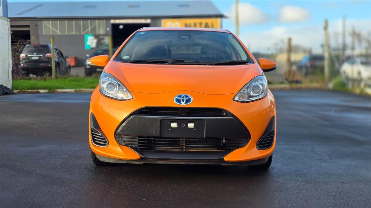 2018 Toyota Aqua *Push Start*Reverse Camera*Nice Mags*3rd Gen* Hatchback Automatic, 5 seats, Hybrid, 1,496 cc, 105,584 km