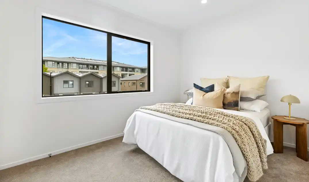 For rent, 2 beds 1 bath townhouse with car park, Available from 20th June, 13 Wakaturia Way, Glenfield, Auckland