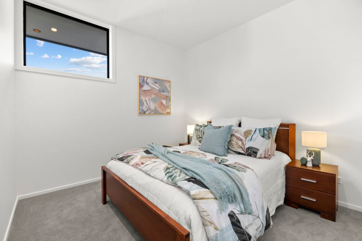 Stunning Beachside Penthouse, 2 beds (1 ensuite) 2 baths + study area 2 car parks apartment, 126 square meters floor area including the 28 square meters under-cover private patio. just a mere 300 meters from the pristine Browns Bay beach. 503/32 Anzac Road, Browns Bay, Auckland