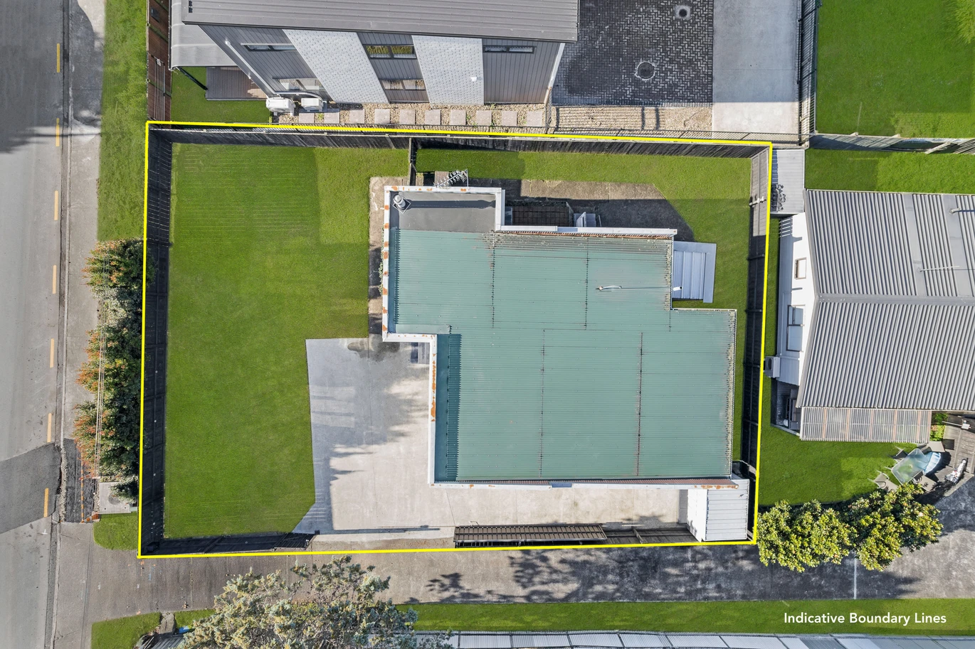 Standalone 3 beds 1 bath house with car park, close to schools, parks, town centre, easy motorway access, 1/39 Settlement Road Papakura, Auckland