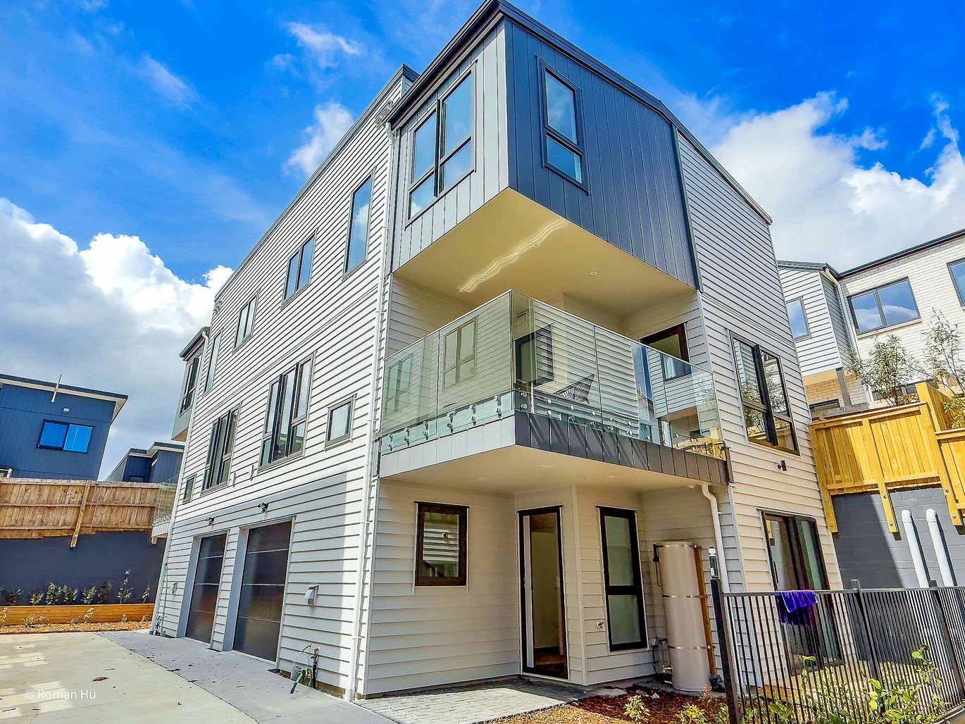 10-Year Stamford Warranty, Move-in ready, Brandnew freehold 4 beds (2 ensuites) 3.5 baths duplex home with garage, Ground floor bedroom with separate entrance & underfloor-heated ensuite bathroom, just 1.7km from Sylvia Park, 4/35 Ryburn Road Mt Wellington, Auckland