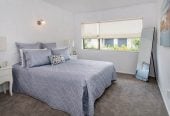 For rent, Macleans College zone, No smoking, 3 beds 1 bath home, available now, 44A Vivian Wilson Drive, Eastern Beach, Auckland