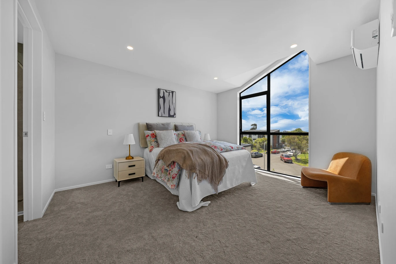 171m2 Brandnew standalone 4 beds 4 baths home with garage, Fully fenced yard with deck, just a short walk to Highland Park Shopping Centre, Pak’n Save, cafés, and transport, Zoned for Howick Primary, Howick Intermediate, and Pakuranga College, 30C Tomintoul Place Highland Park, Auckland