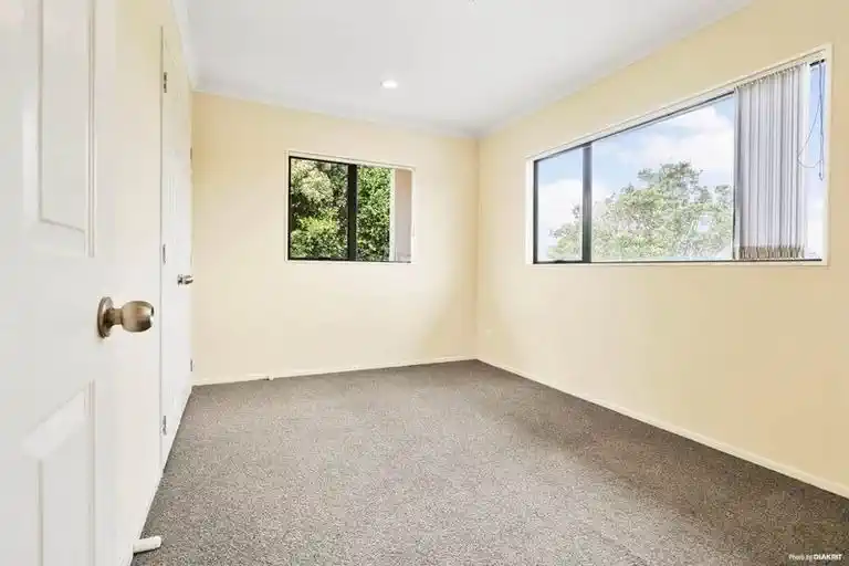 For rent, Furnished 2 beds 1 bath unit with the front balcony, located on the 2nd level of the house. The entrance is separate, and there are stairs leading to the top floor. Available now. 54c Kautami Avenue, Papatoetoe, Auckland