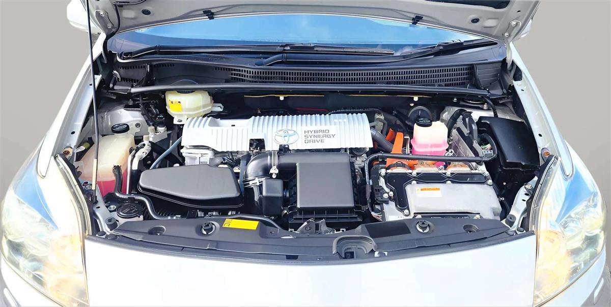 2010 Toyota Prius HYBRID Hatchback Automatic, 5 seats, Silver, Hybrid, Petrol, 1,797 cc, 105,295 km