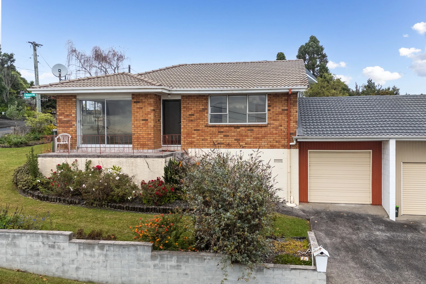 Brick and tile 2 beds 1 bath home with garage, close to schools, Glen Eden Village, train station, 1/2 Routley Drive Glen Eden, Auckland