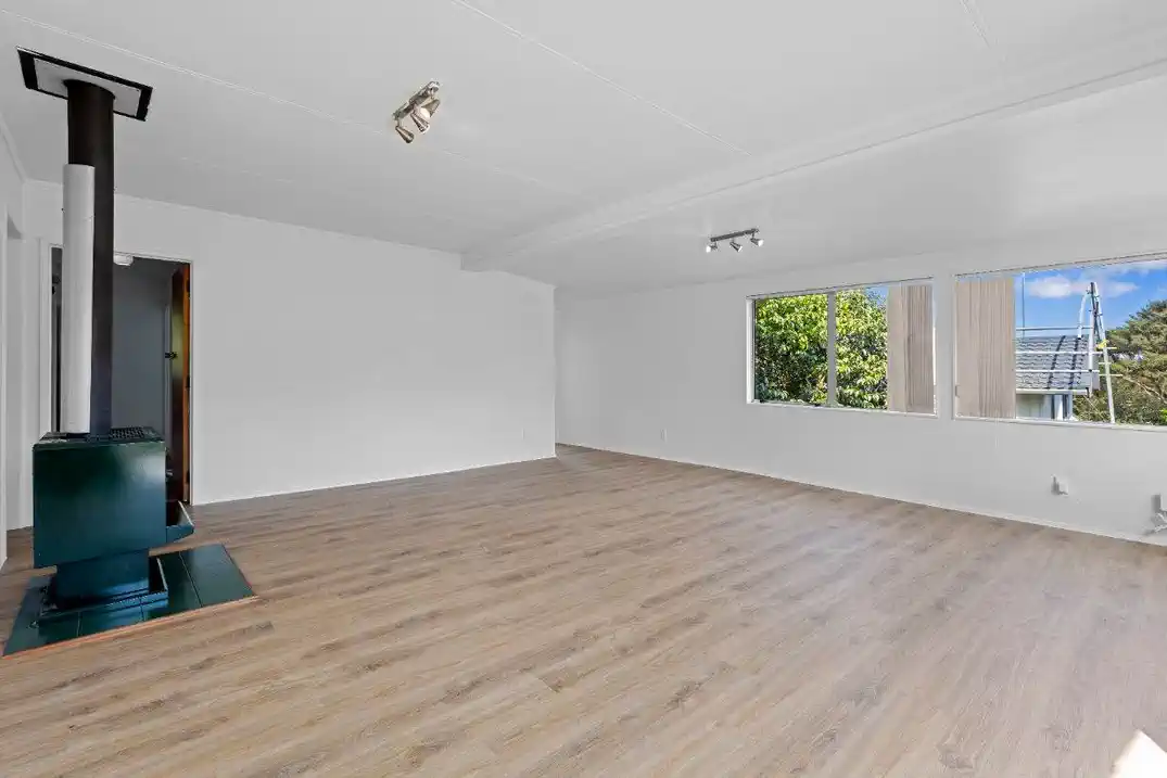 1148m2 section with RC approved for 2 lots, Lot 1, an existing 4 beds 2 baths house on 548m2 section, Lot 2, 600m2 section, Close to schools, parks, shops, 0.9 km to Windy Ridge School, 1.7 km to Glenfield Intermediate School, 35 Domain Road, Glenfield, Auckland