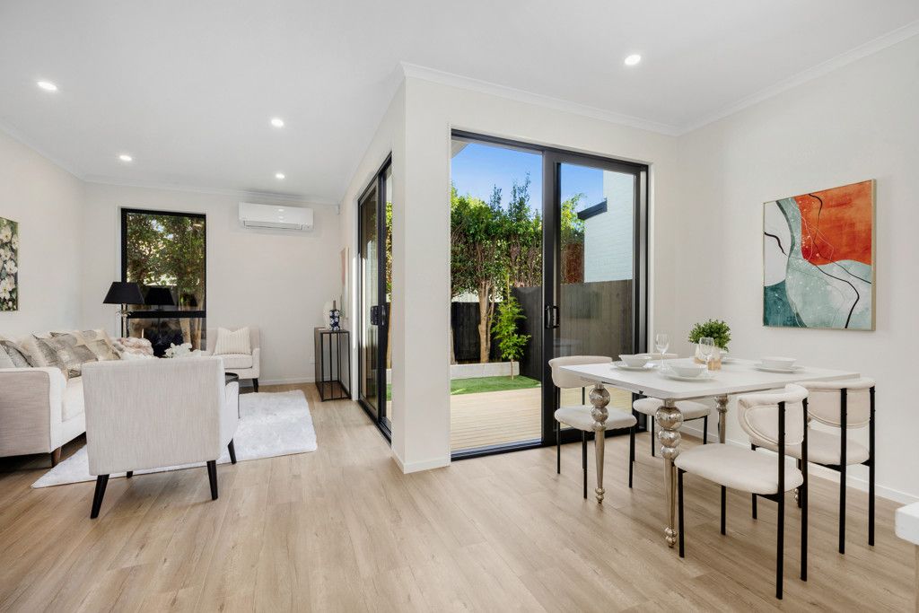 10 Years Master Builder Guarantee, 137m2 Brandnew standalone 3 beds 2.5 baths home with garage, close to motorway access, local shops, parks, zoned for Stanhope Road School, One Tree Hill College and Baradene College, 7D Vause Street Ellerslie, Auckland