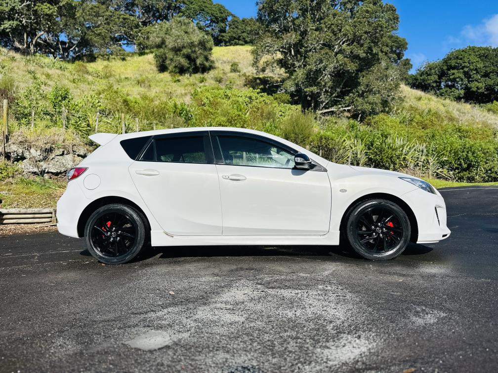 2013 Mazda Axela SPORTS !! STUNNING ALLOYS !! Hatchback Tiptronic, 5 seats, New Import, Petrol, 1,500 cc, 69,756 km