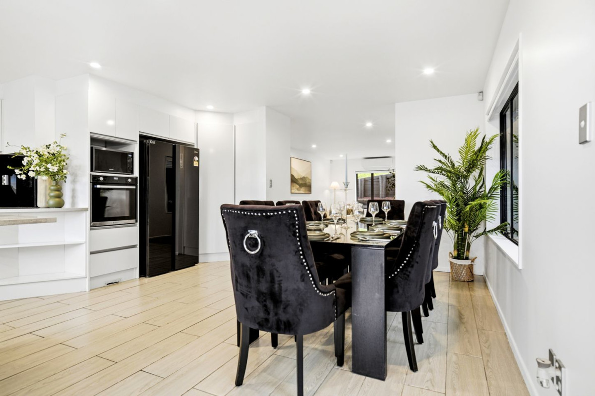 534m2 section, 253m2 5 beds (2 ensuites) 4 baths house with double garage, close to quality schools, parks, local shops, 14 San Casello Rise, Henderson, Auckland